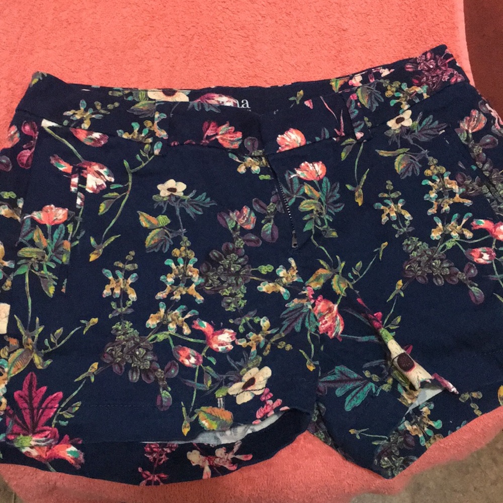 I’m am selling follower shorts .